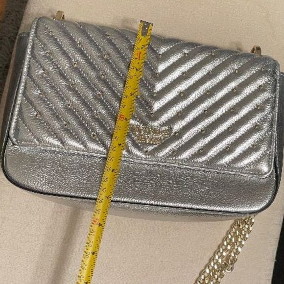 🤑PART OF ANY 3 FOR $10🤑  PRISTINE CONDITION VS Silver Metallic bag, - Picture 11 of 12